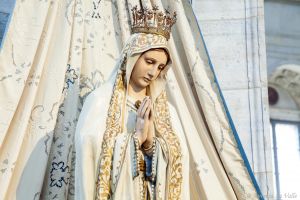 Madonna di Fatima: statua omonima arrivata a Pavia nell'Anno Santo 1950 come "Madonna Pellegrina"
